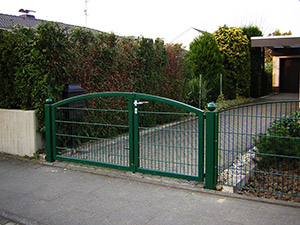 Zaun mit Gartentor