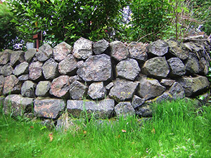 Natursteinmauer